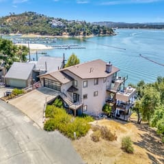 Lakefront Luxury | Private Dock & Wine Country