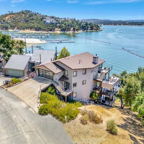 Lakefront Luxury | Private Dock & Wine Country - Image 1