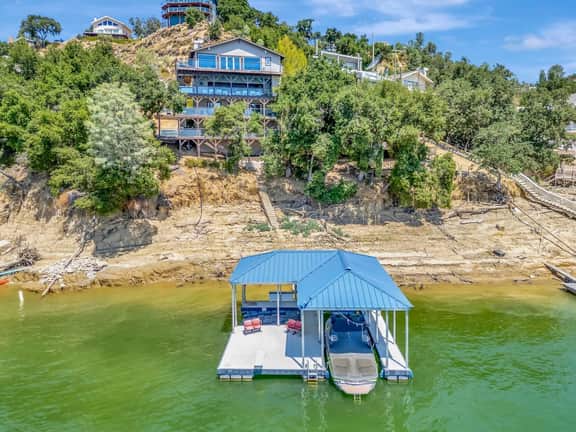 Lakefront Luxury | Private Dock & Wine Country