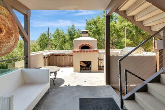 Lakefront Luxury | Private Dock & Wine Country
